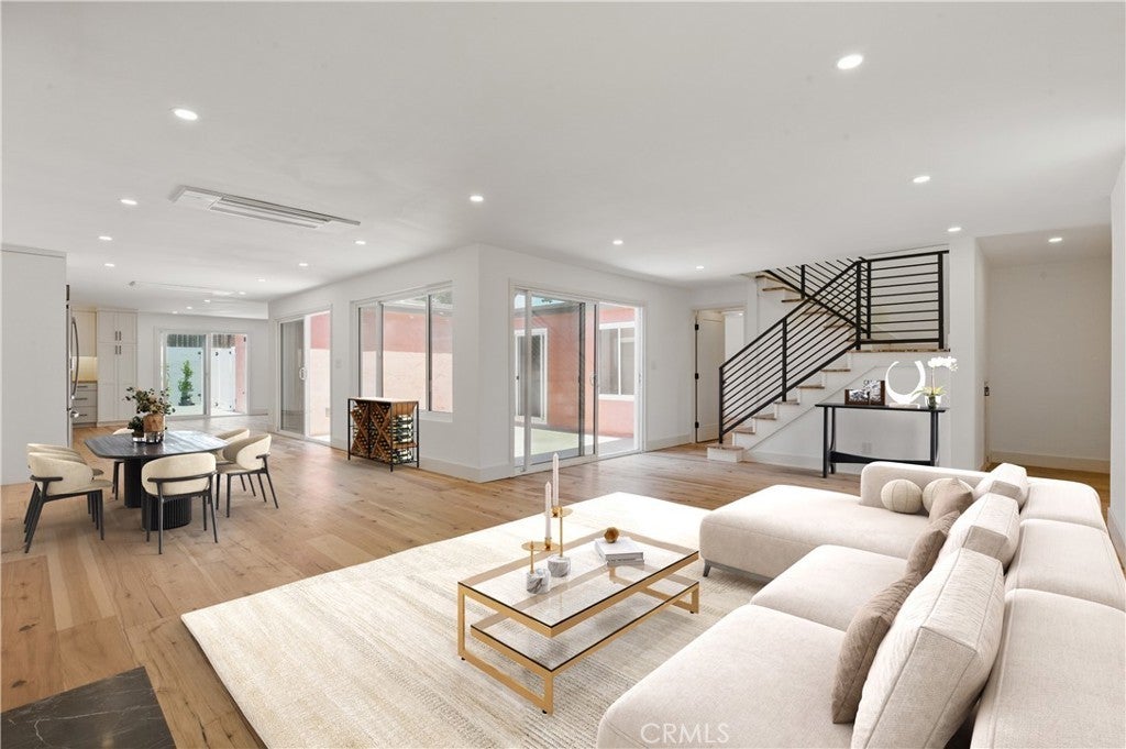 Photo of Listing #PV25105059