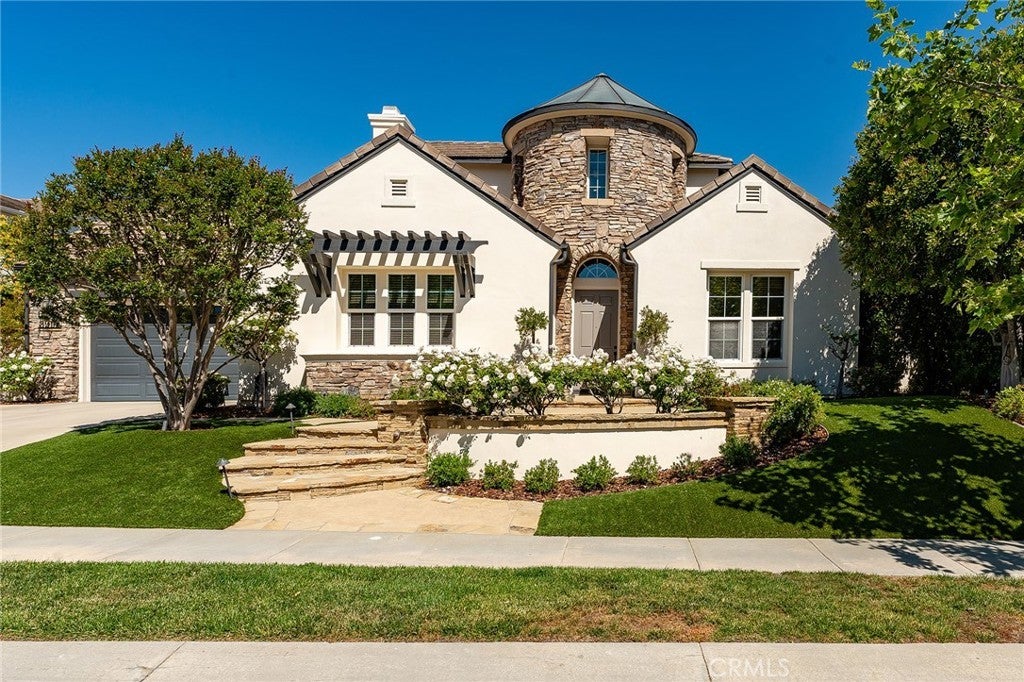 Photo of Listing #SR25105177