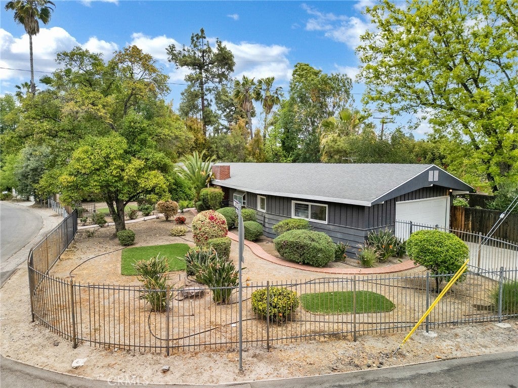 Photo of Listing #SR25105126