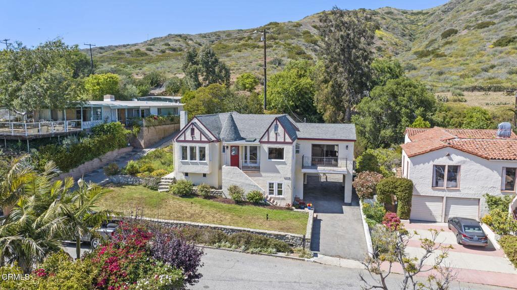 Photo of Listing #V1-29884