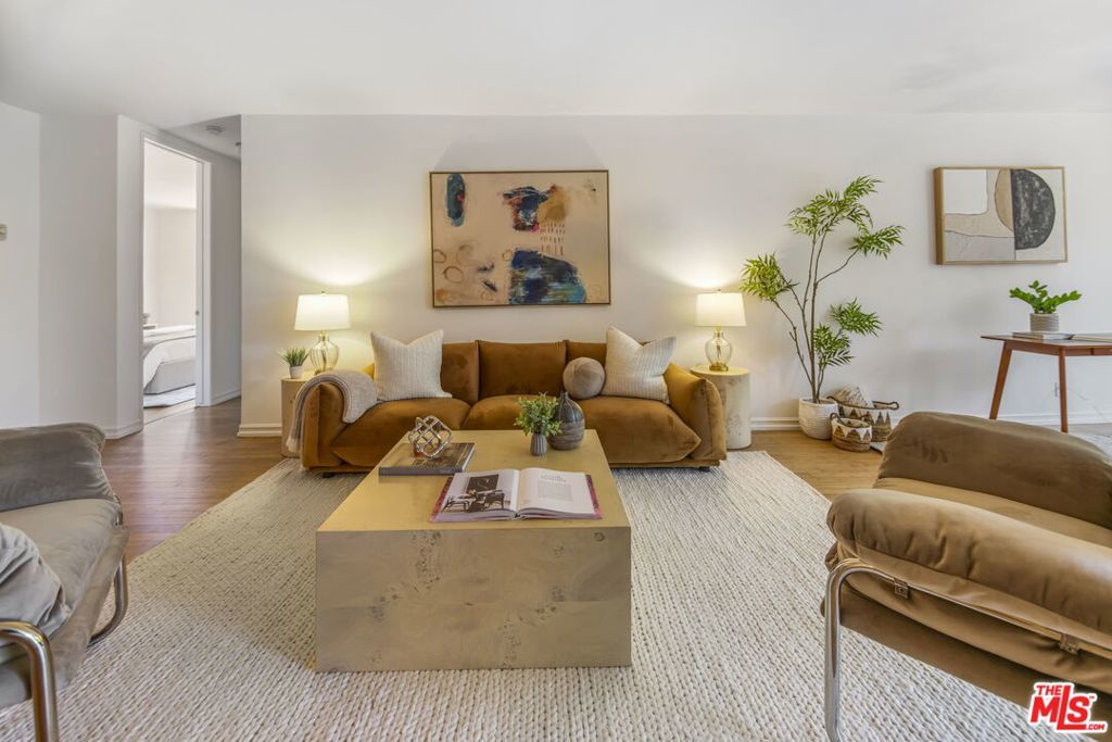 Photo of Listing #25537289