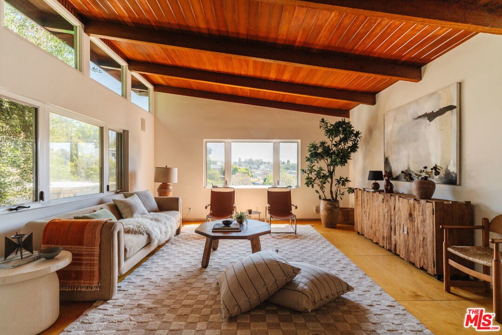 Photo of Listing #25537575