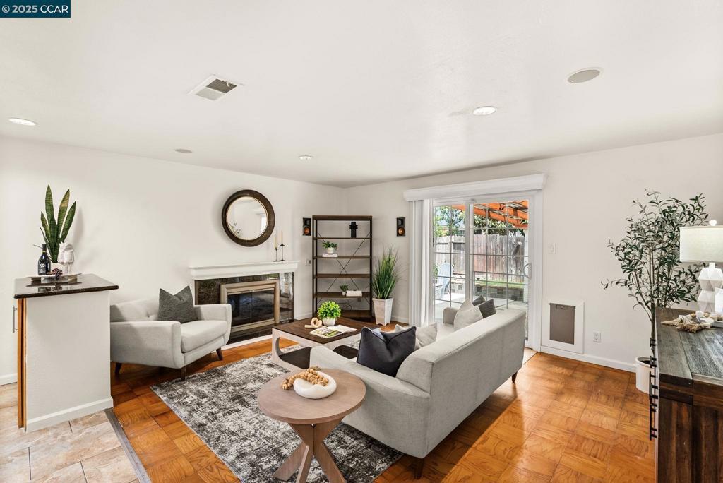 Photo of Listing #41097181