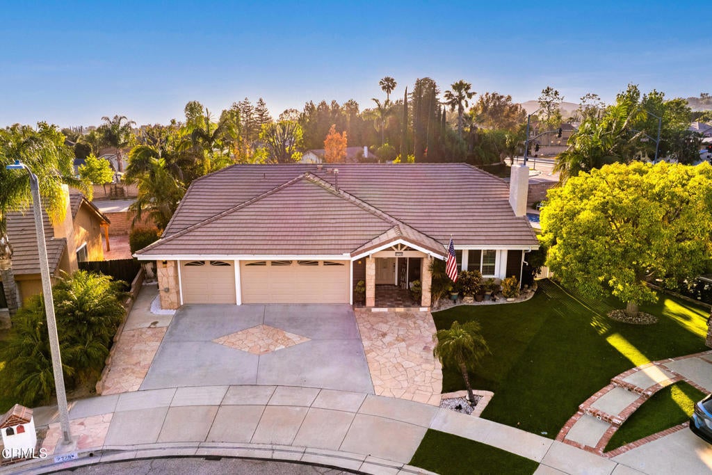 Photo of Listing #V1-29893