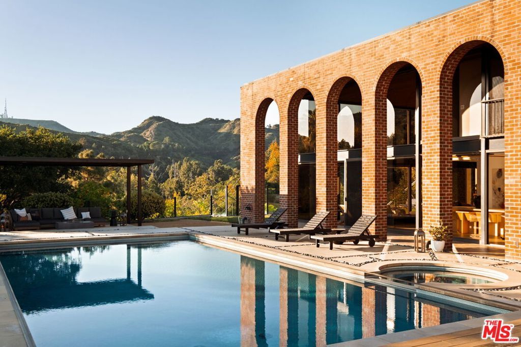 Photo of Listing #25537527