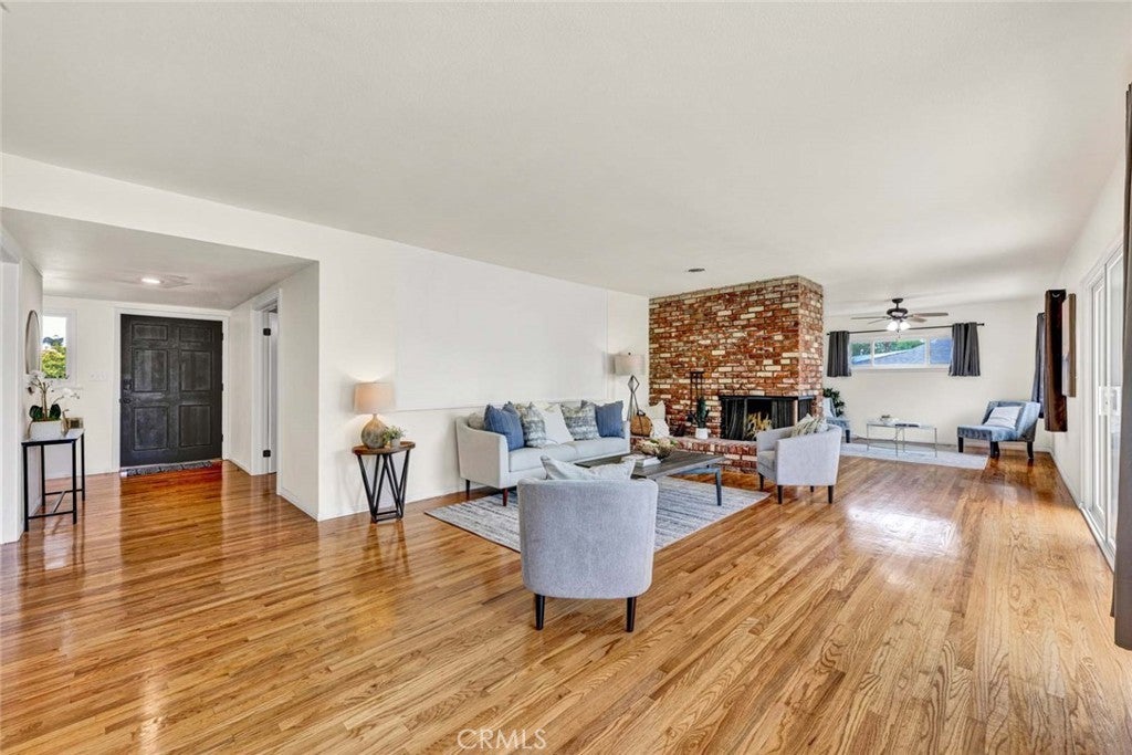 Photo of Listing #OC25040364