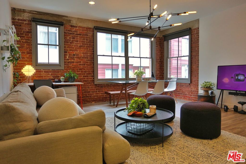 Photo of Listing #25520667