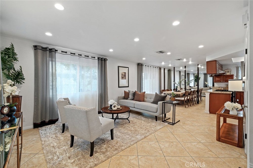 Photo of Listing #PW25097029