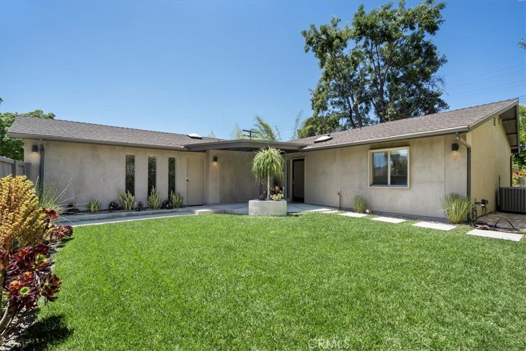 Photo of Listing #SR25102552