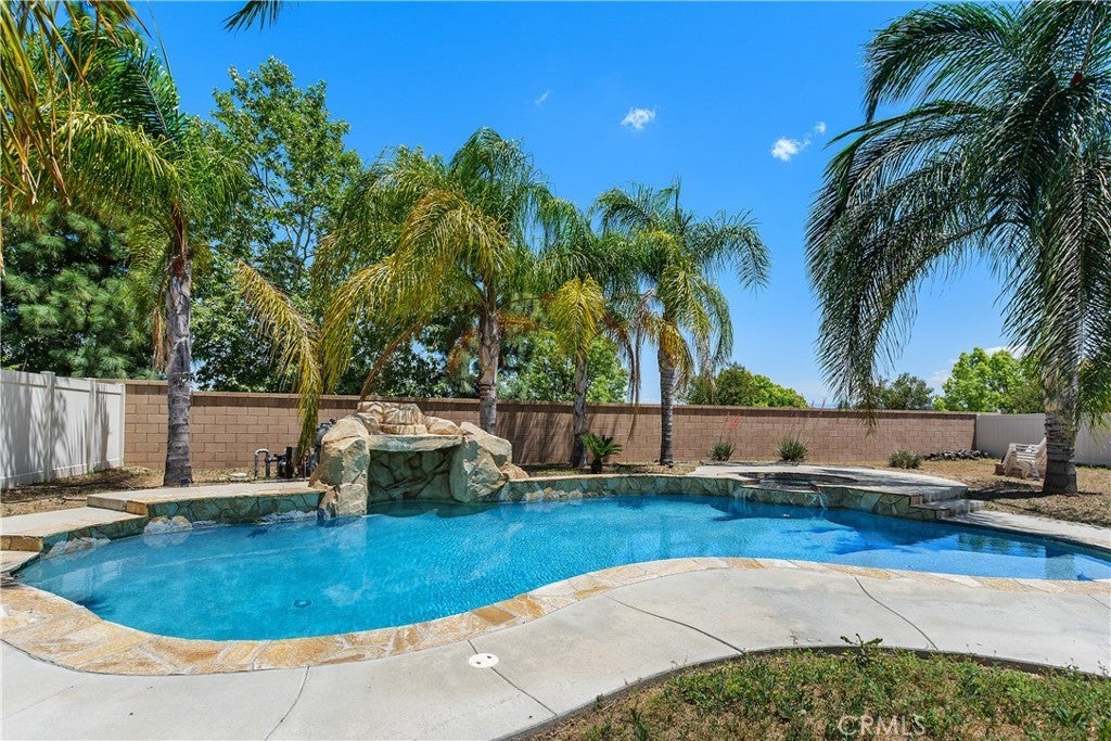 Photo of Listing #SW25106440