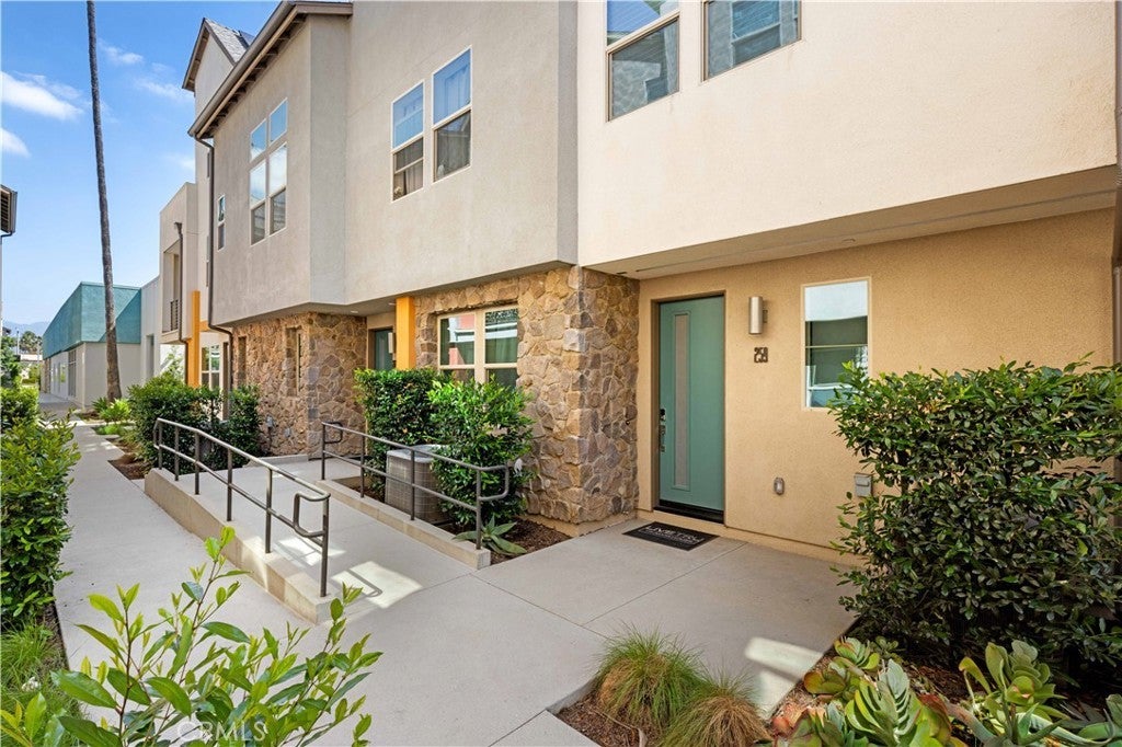 Photo of Listing #OC25106652