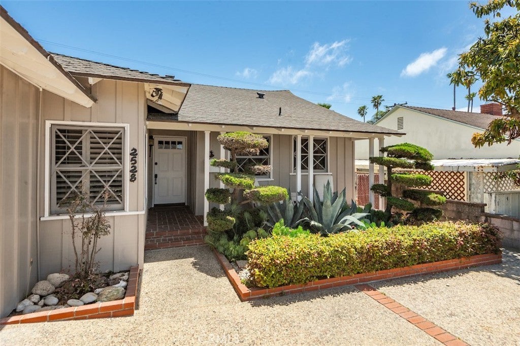 Photo of Listing #PV25106795