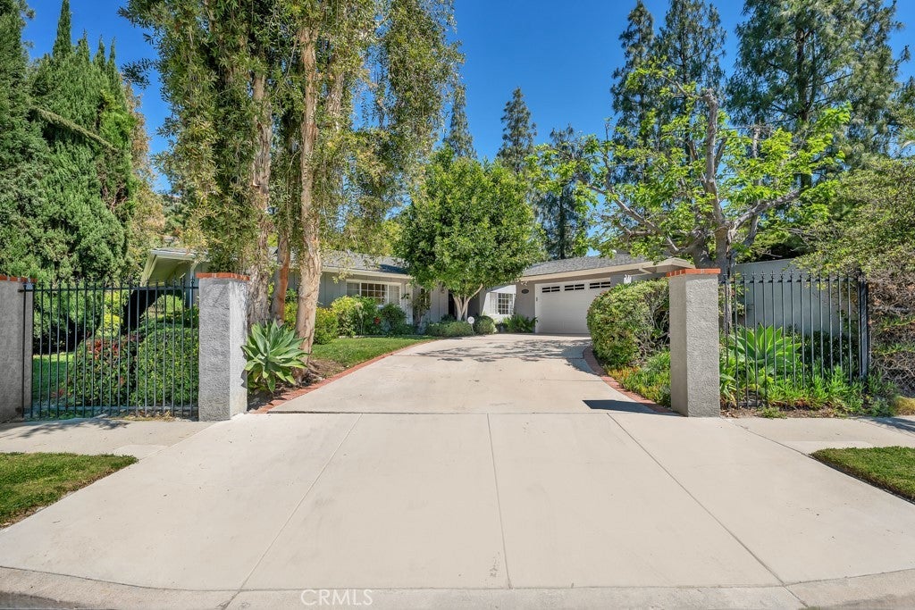 Photo of Listing #SR25093298