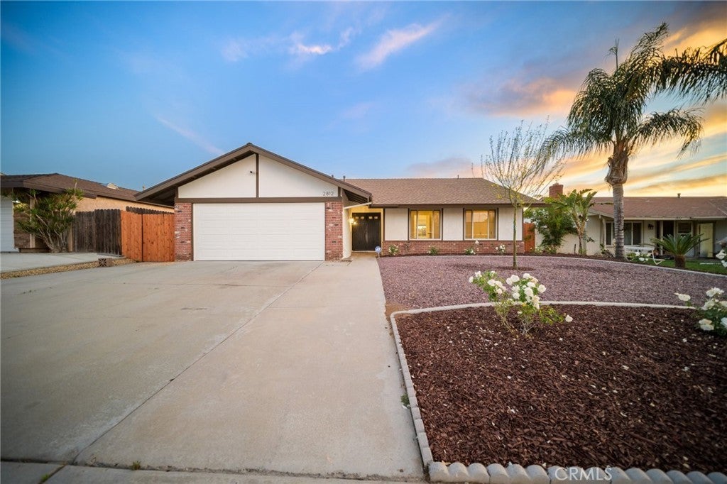 Photo of Listing #IV25104929