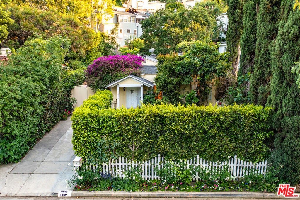 Photo of Listing #25537535