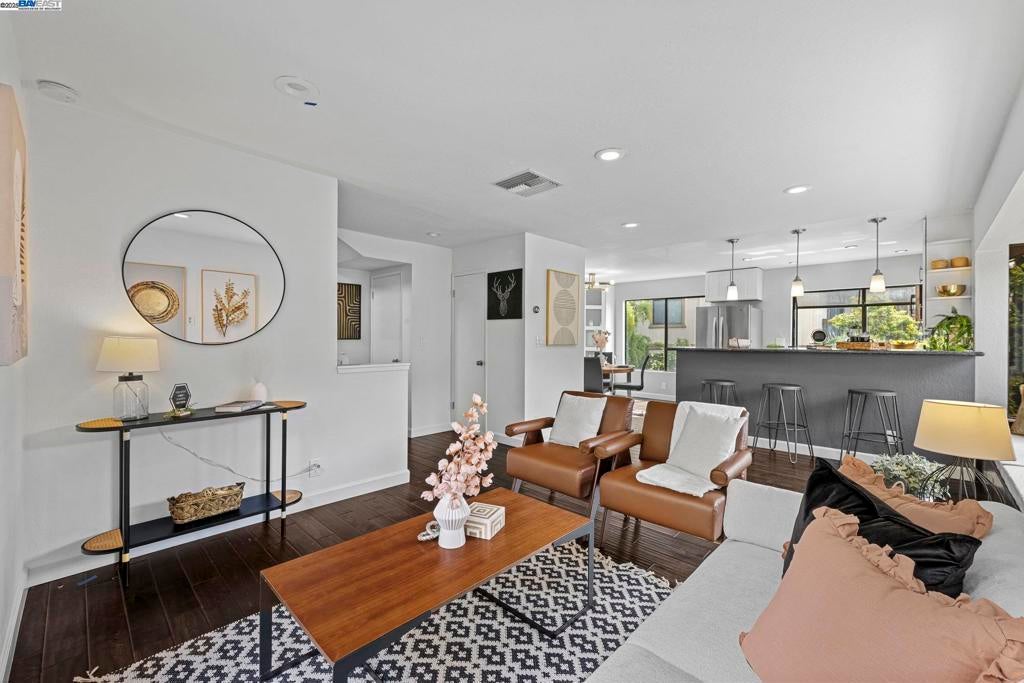 Photo of Listing #41097361