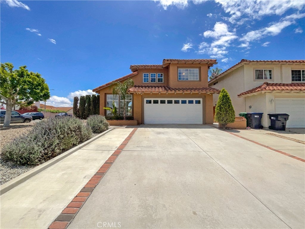 Photo of Listing #IV25107294