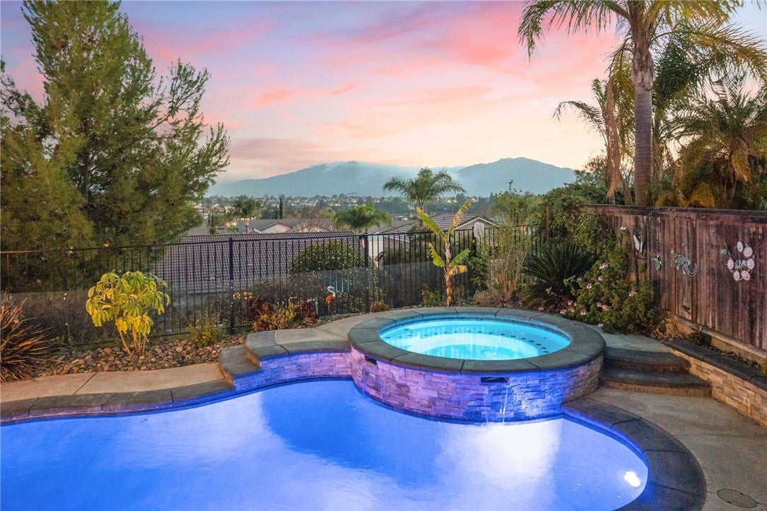 Photo of Listing #SW25061263