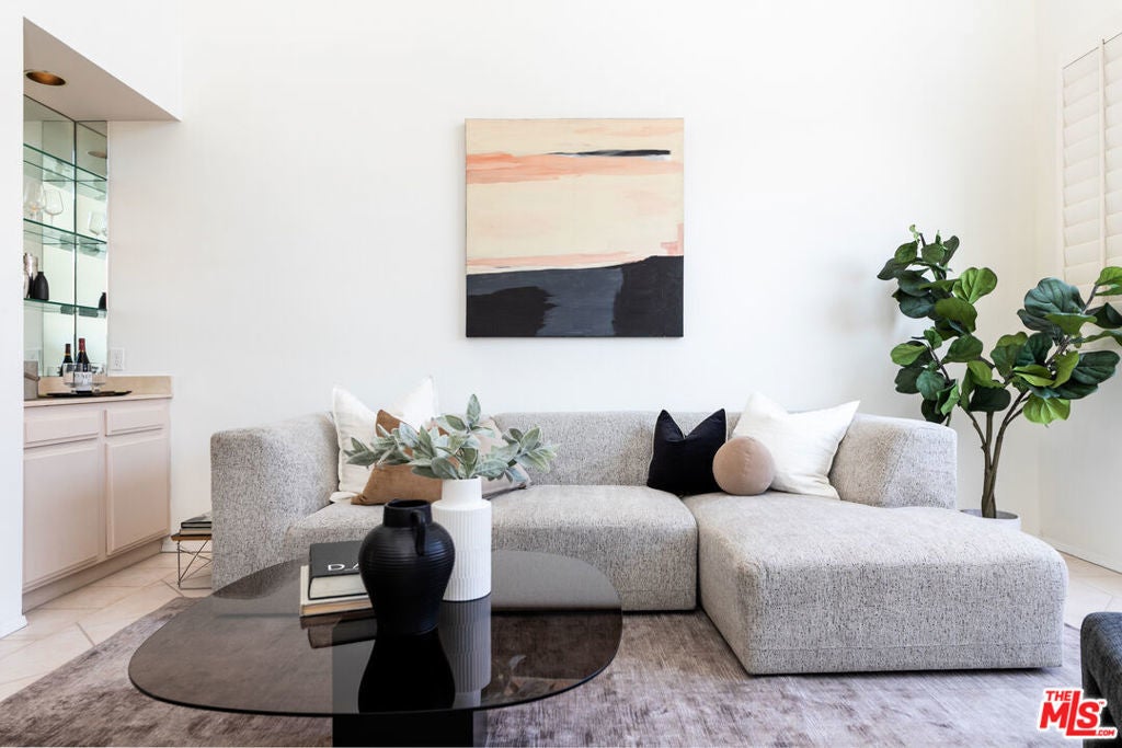 Photo of Listing #25538719