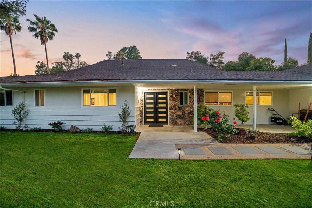 Photo of Listing #SR25100928