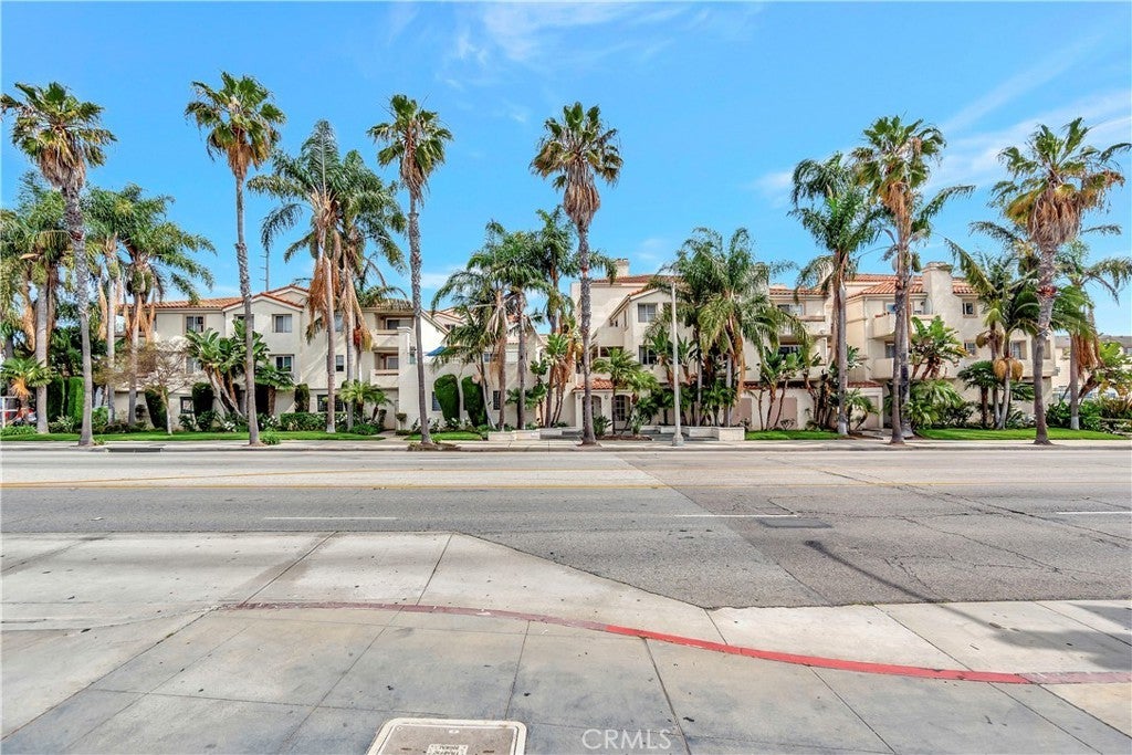 Photo of Listing #RS25085735