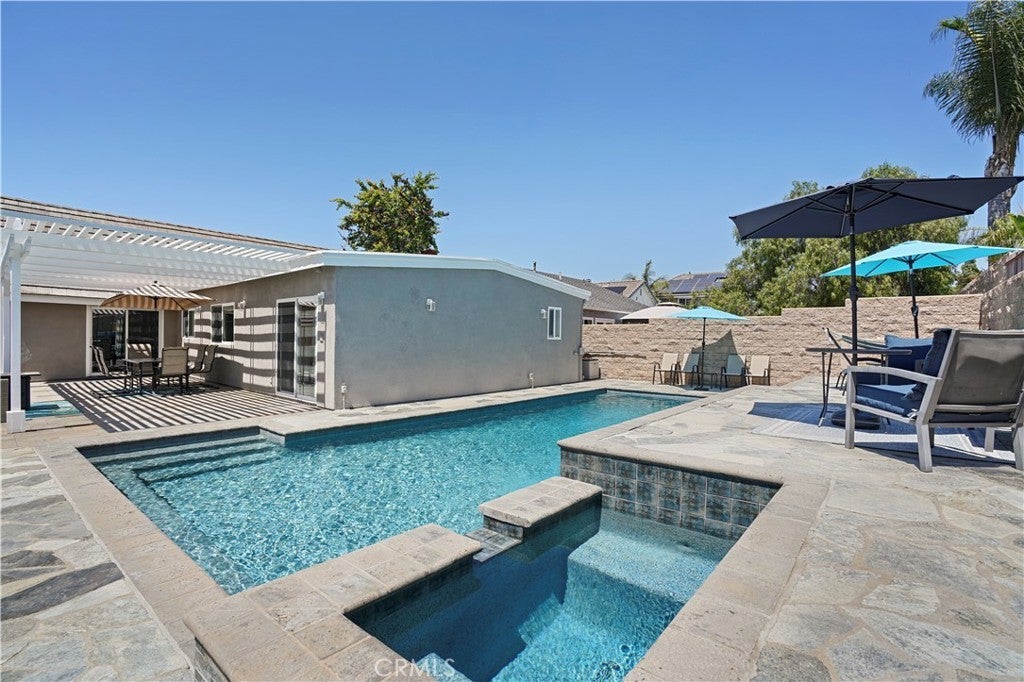 Photo of Listing #OC25103835