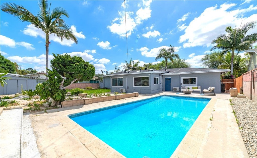 Photo of Listing #OC25106886