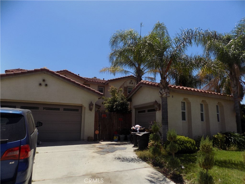 Photo of Listing #IV25107574