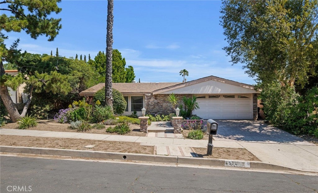 Photo of Listing #SR25107594