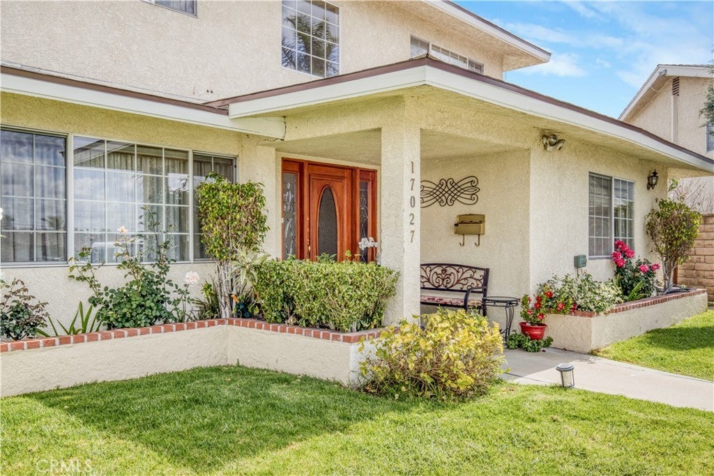 Photo of Listing #SR25107507