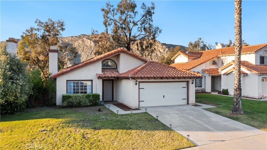 Photo of Listing #IV25104367