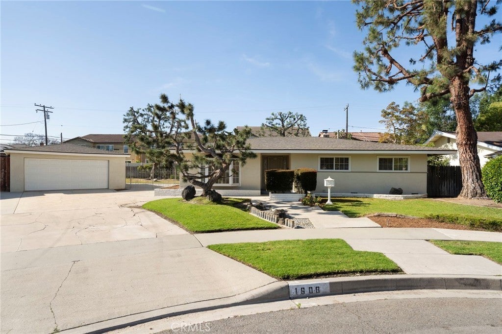 Photo of Listing #PW25100678