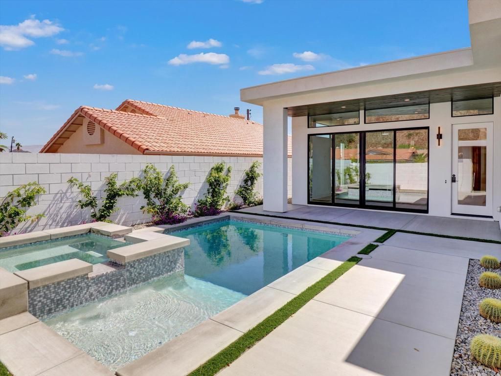 52120 Avenida Alvarado, La Quinta