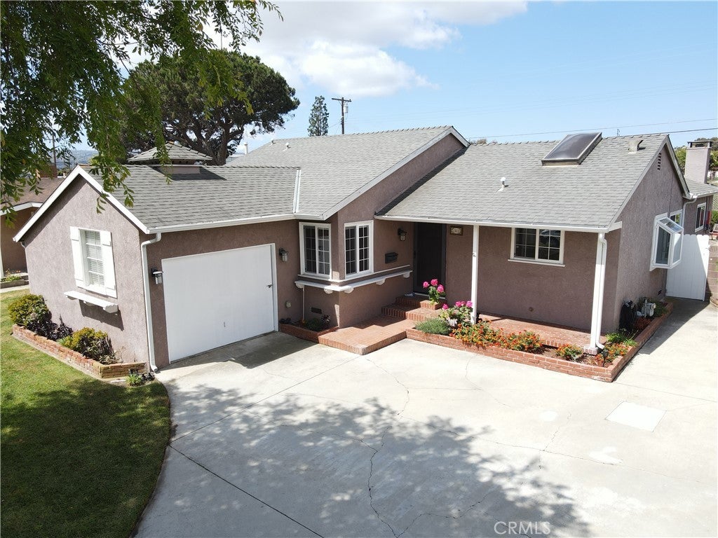 Photo of Listing #SB25107840