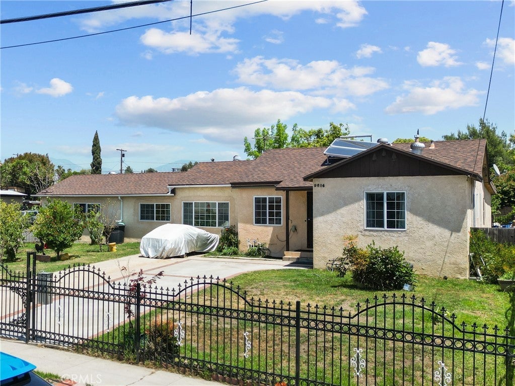 Photo of Listing #SR25103858