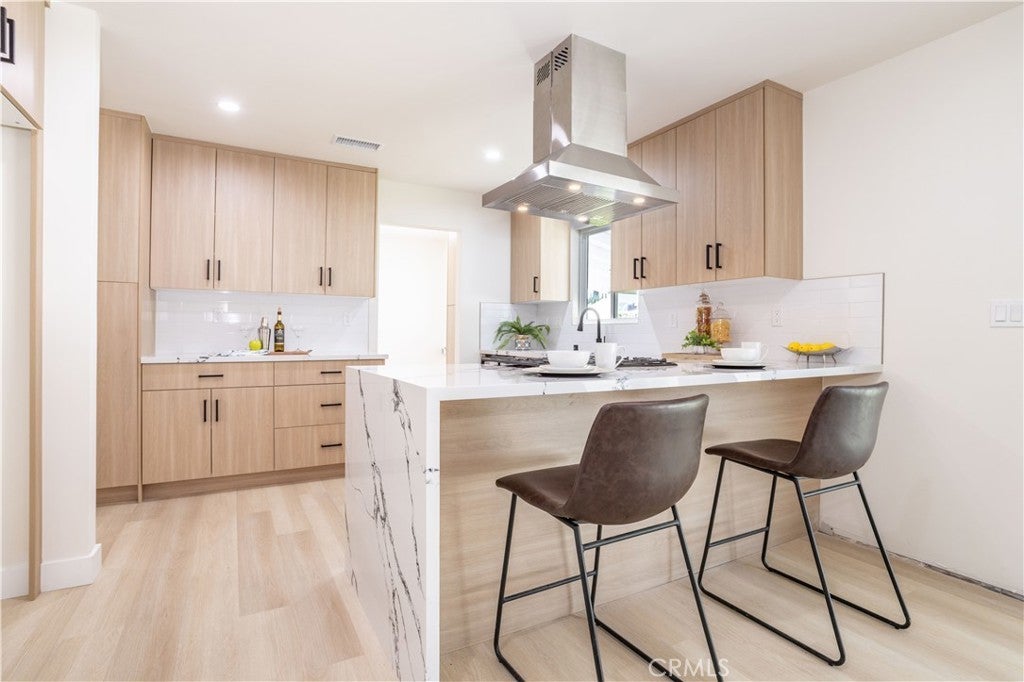 Photo of Listing #SR25105488