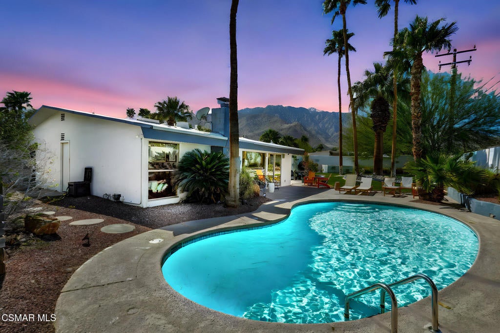 1102 Adobe Way, Palm Springs