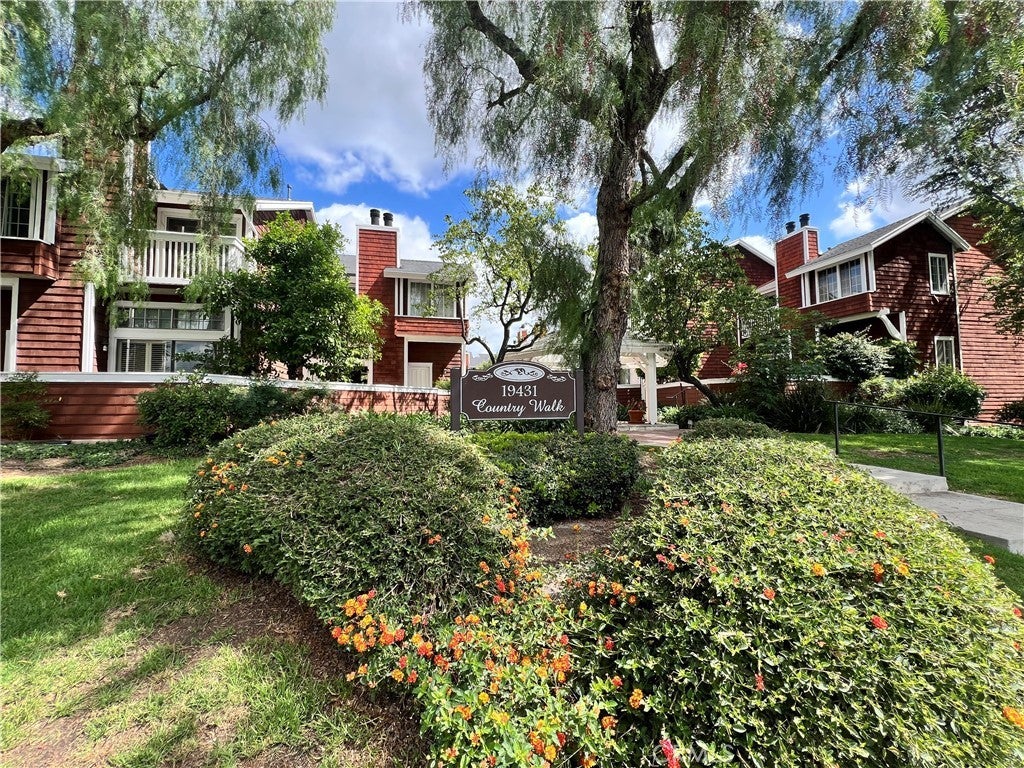 Photo of Listing #SR25103563