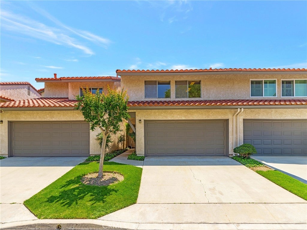 Photo of Listing #SR25103532