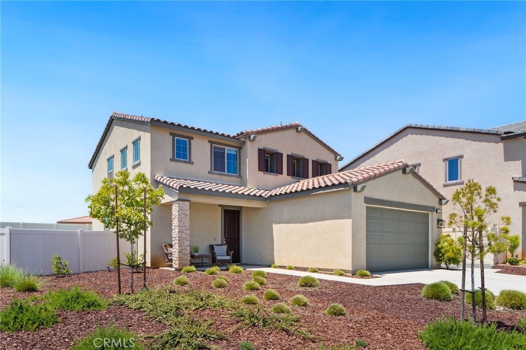 Photo of Listing #IV25107945