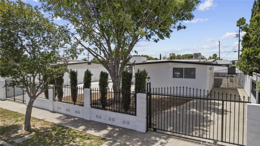 Photo of Listing #SR25108392