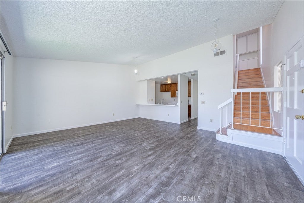 Photo of Listing #OC25108300