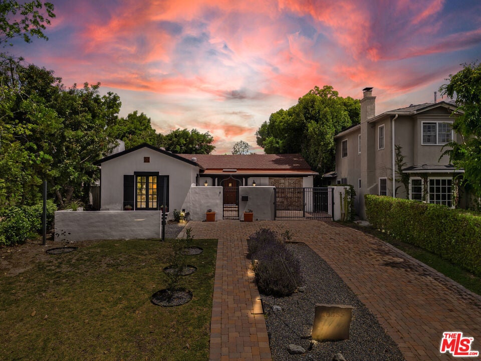 Photo of Listing #25539275