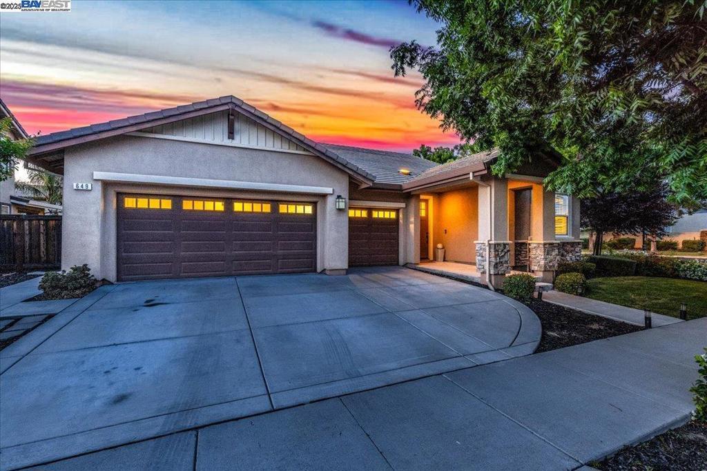 Photo of Listing #41097630