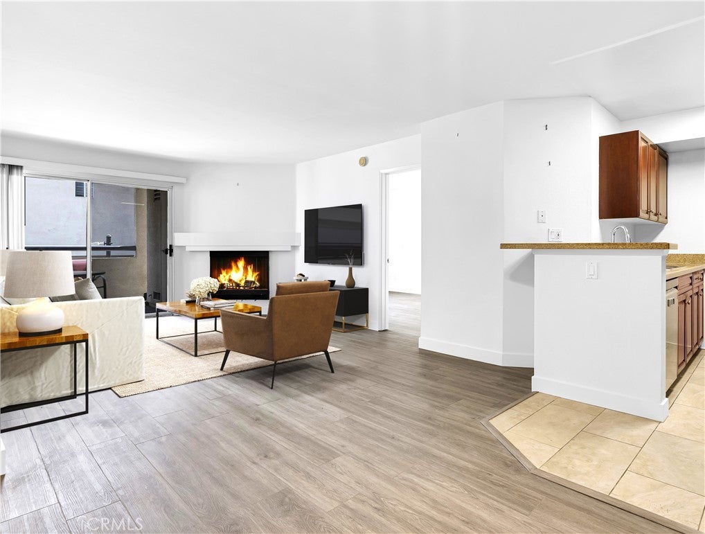 Photo of Listing #SR25108725