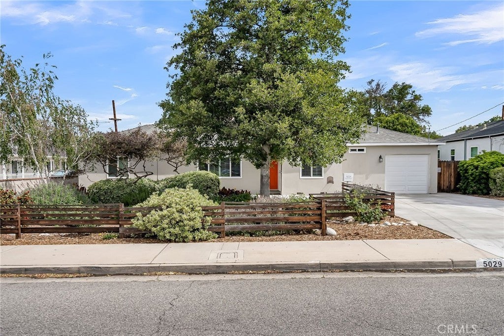 Photo of Listing #IV25106466