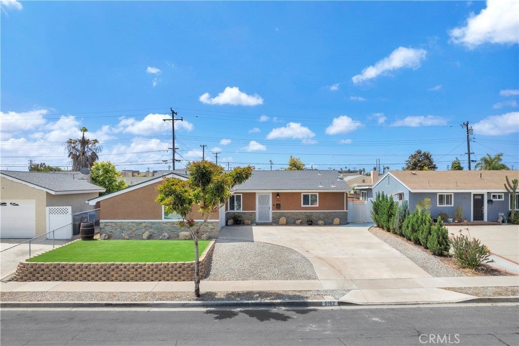 Photo of Listing #NP25109208