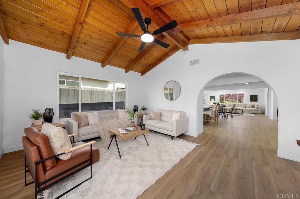 Photo of Listing #PTP2503563