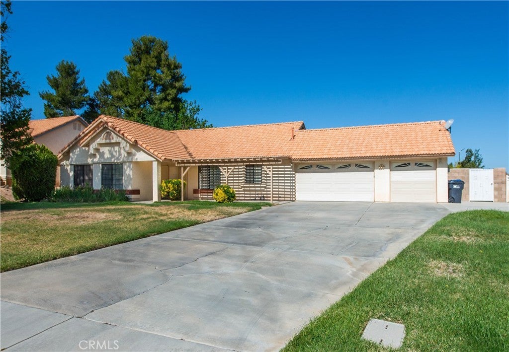 Photo of Listing #SR25109332