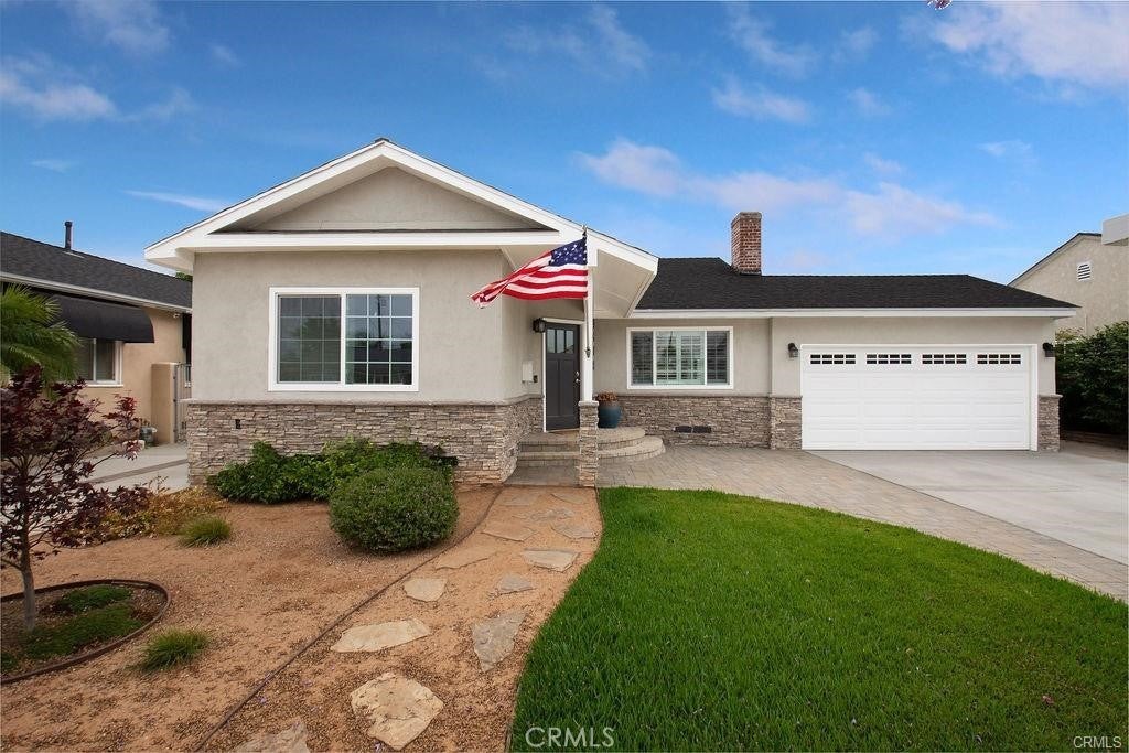 Photo of Listing #OC25109396